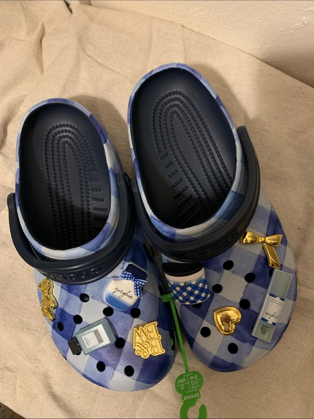 Bath & Body Works Limited Edition Gingham Crocs sz 9